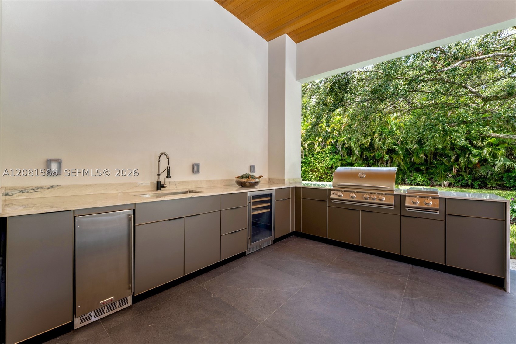 9475 SW 117th Ter Miami, FL 33176