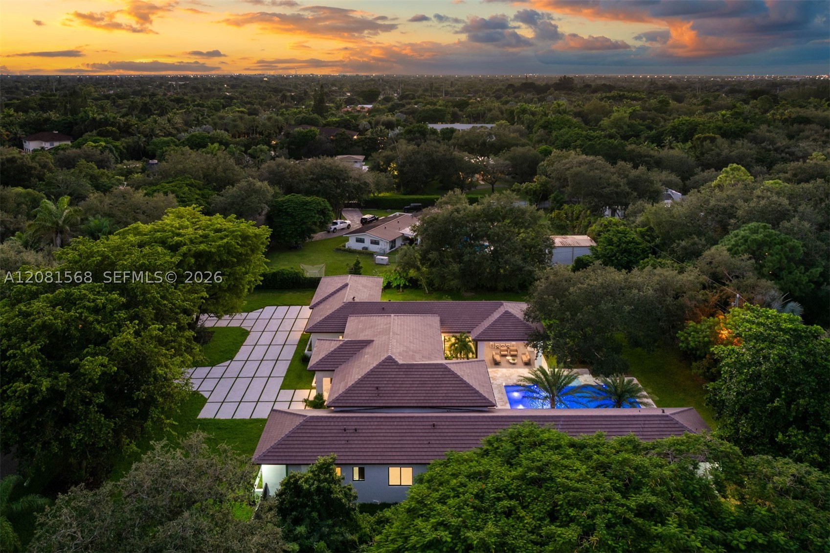 9475 SW 117th Ter Miami, FL 33176