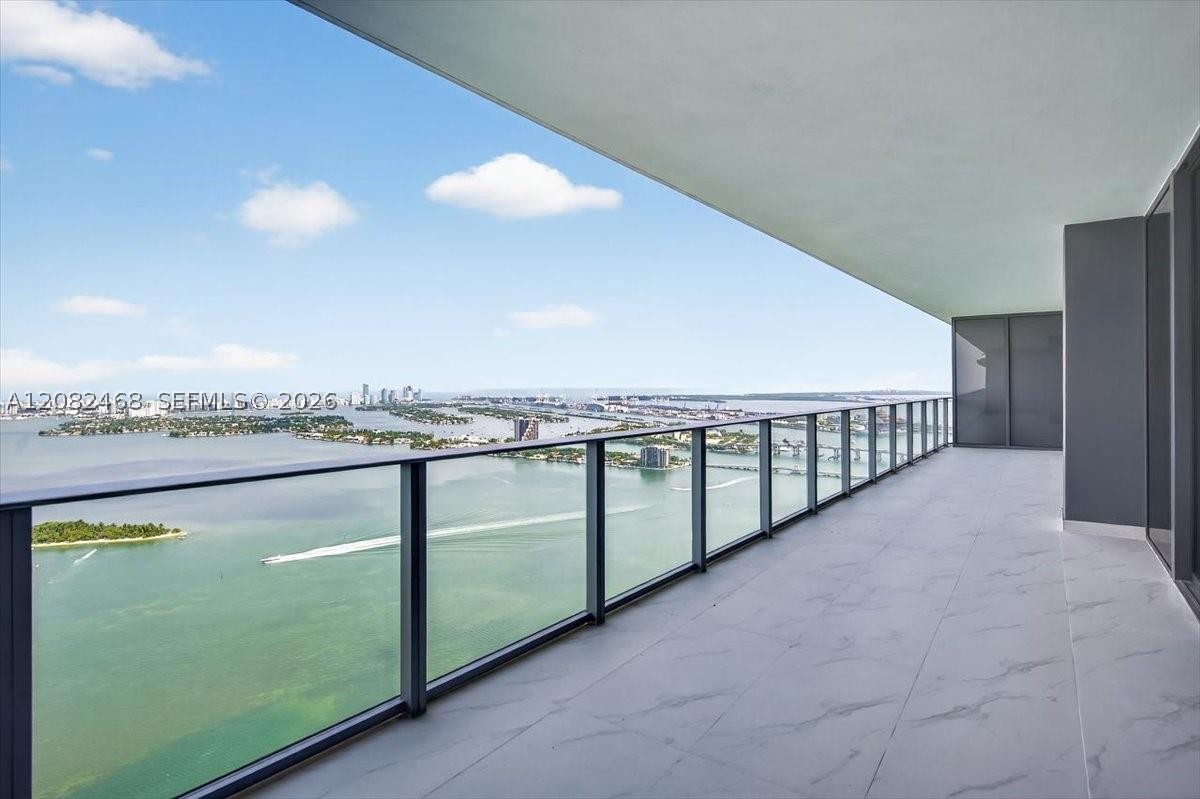 700 NE 24th St #5202 Miami, FL 33137