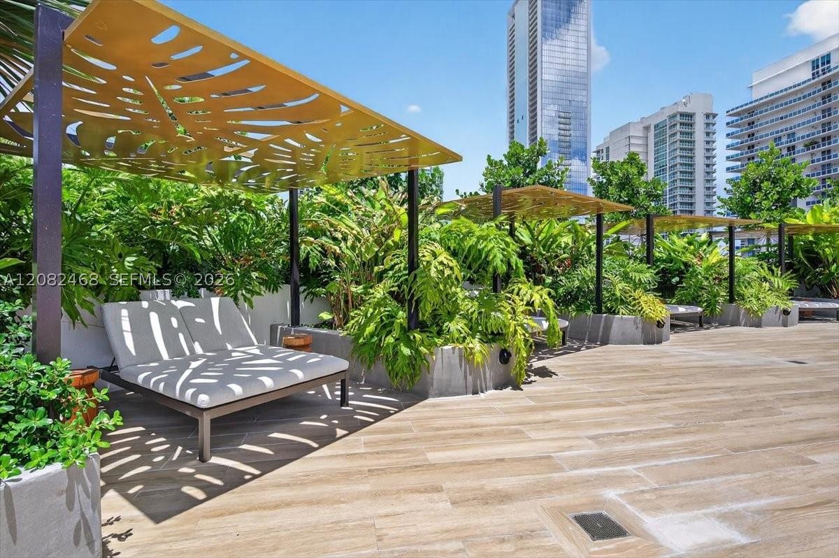 700 NE 24th St #5202 Miami, FL 33137