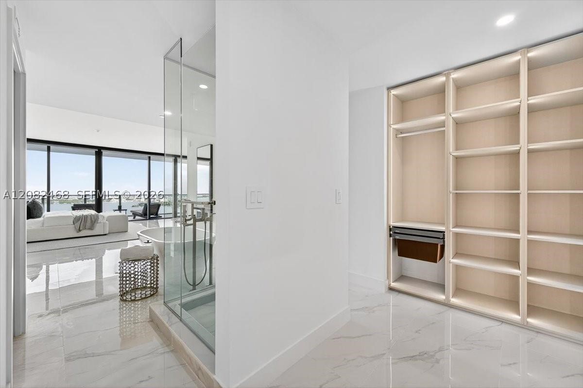 700 NE 24th St #5202 Miami, FL 33137