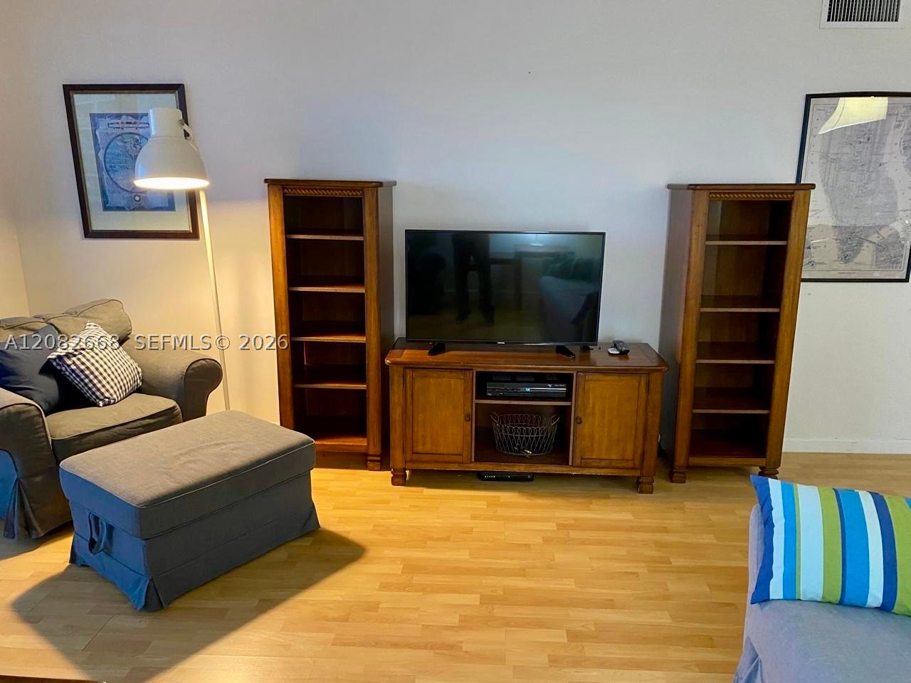 image Arlen House East11