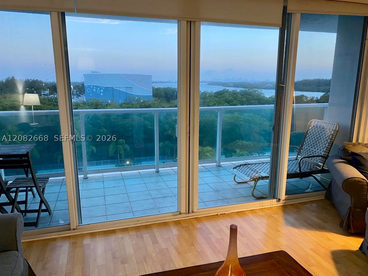 image Arlen House East12