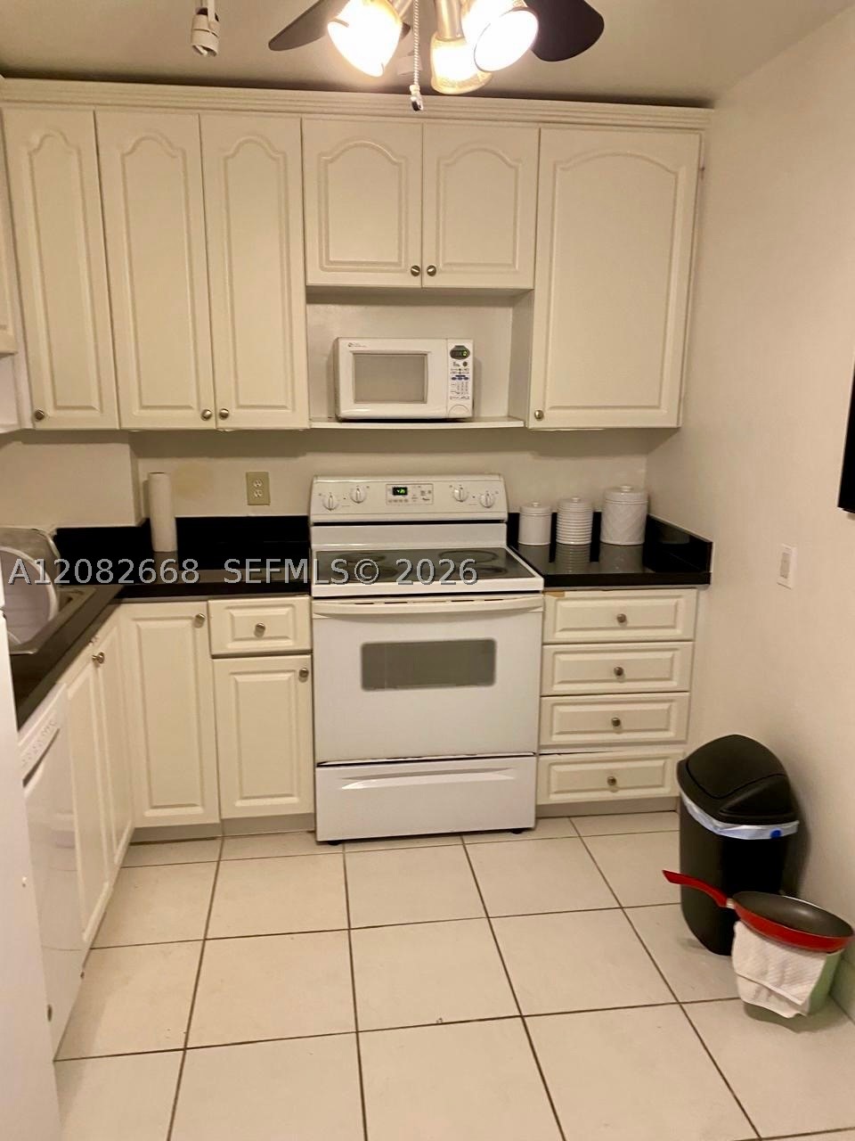 image Arlen House East14