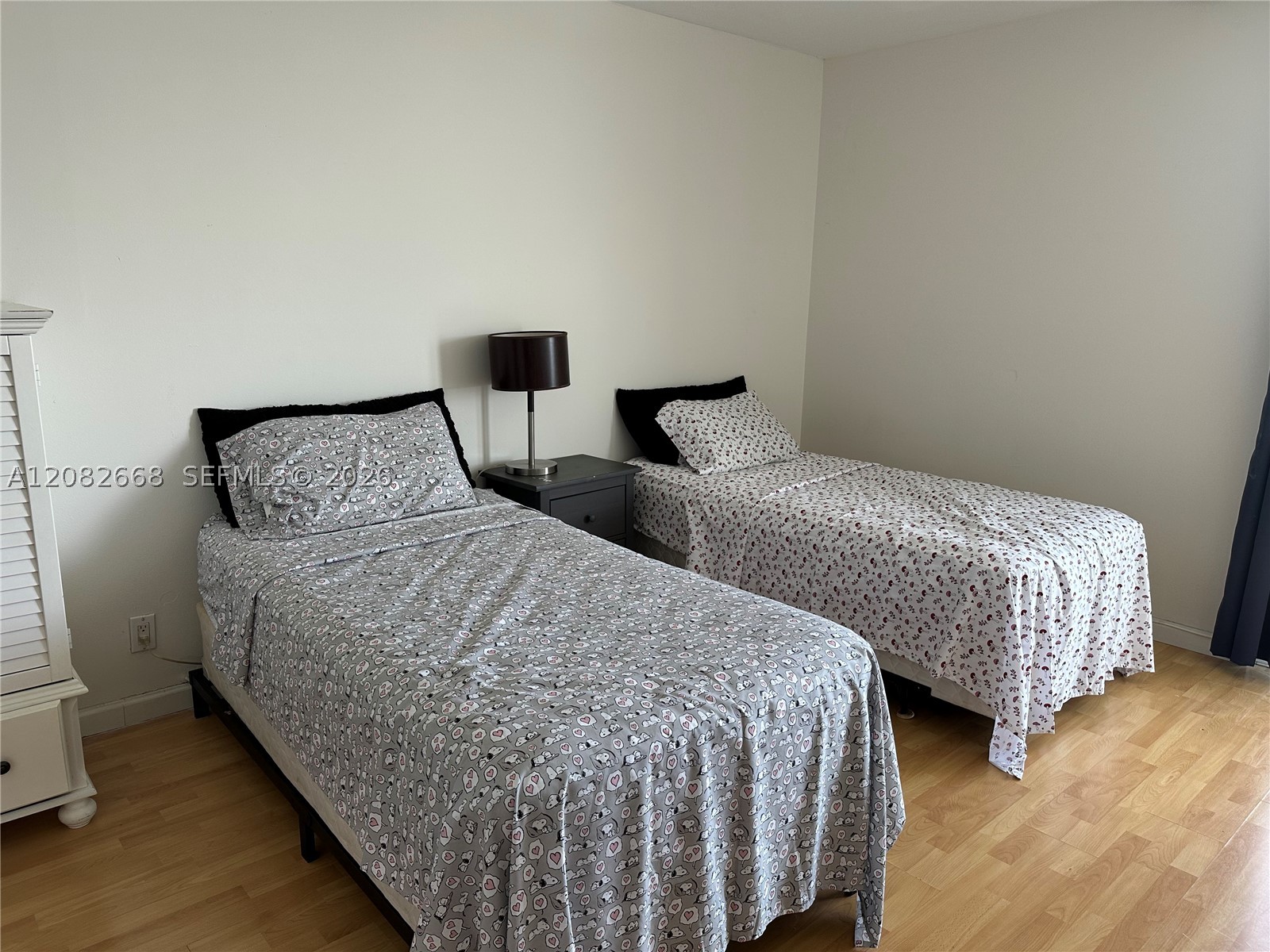 image Arlen House East25