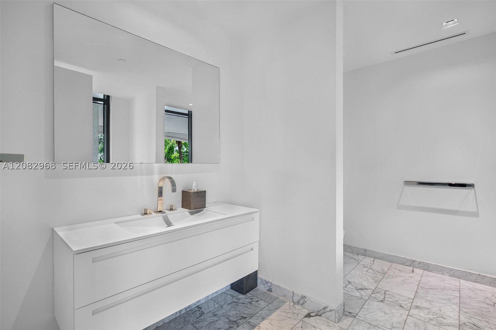 7025 Fisher Is Dr #7025 Miami Beach, FL 33109