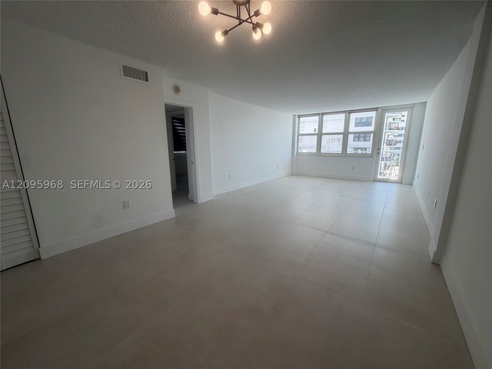 245 18th St #805 Miami Beach, FL 33139