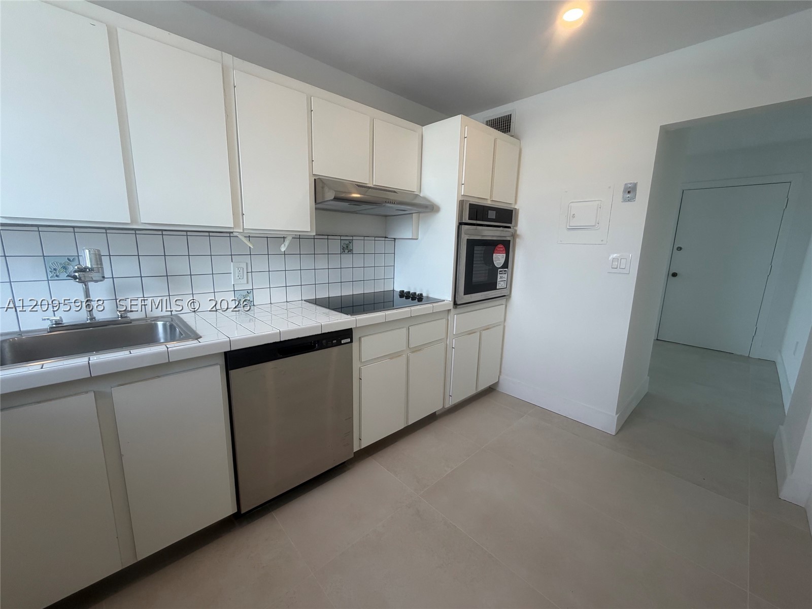 245 18th St #805 Miami Beach, FL 33139