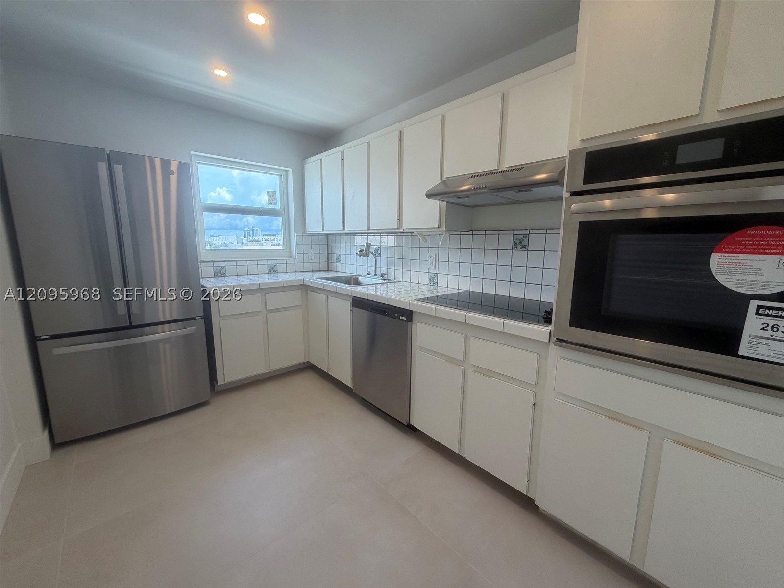 245 18th St #805 Miami Beach, FL 33139