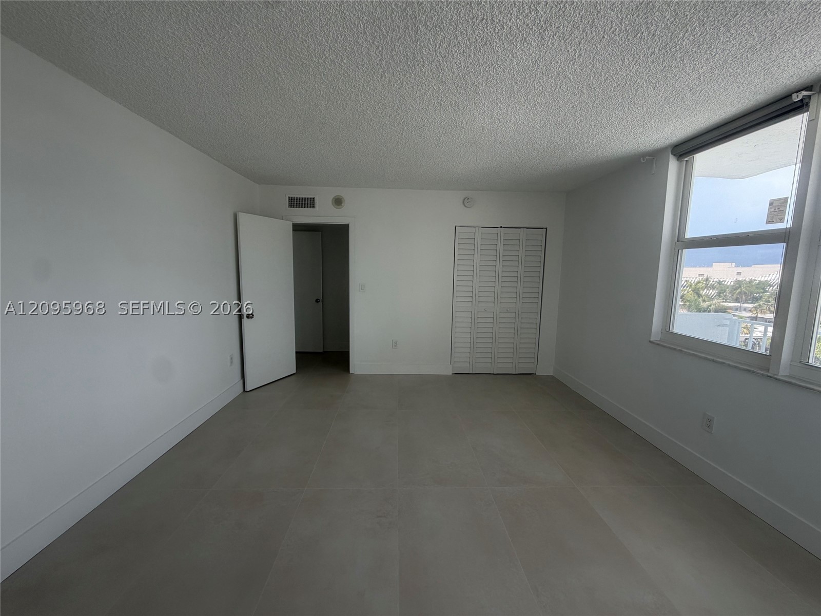 245 18th St #805 Miami Beach, FL 33139
