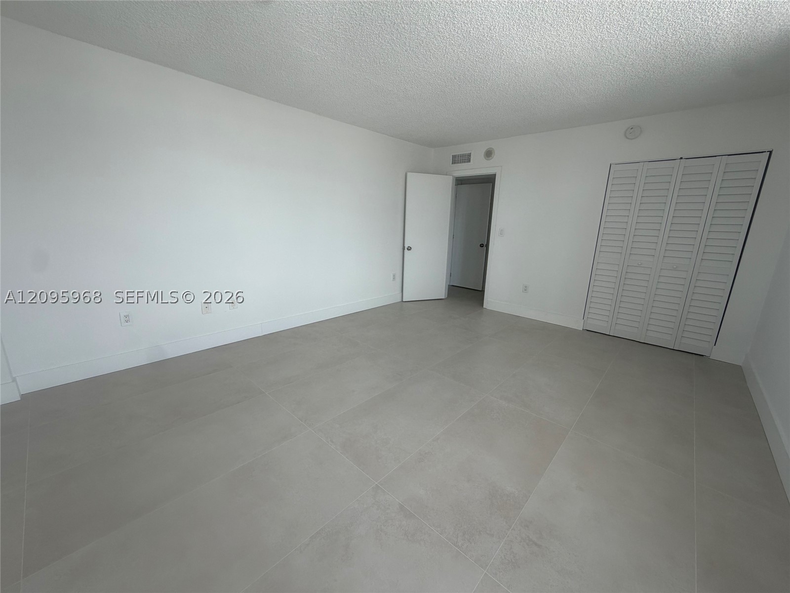 245 18th St #805 Miami Beach, FL 33139