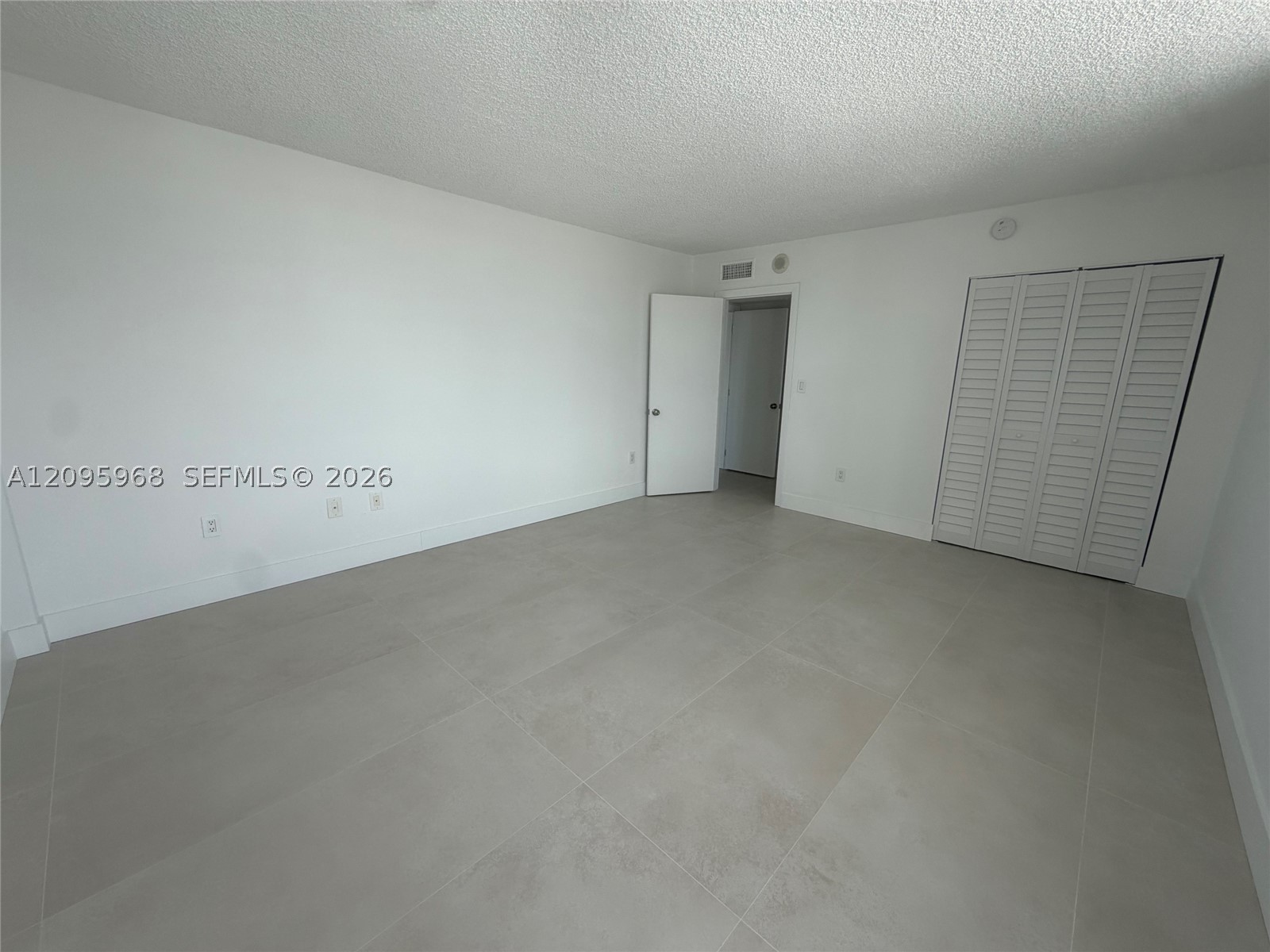 245 18th St #805 Miami Beach, FL 33139