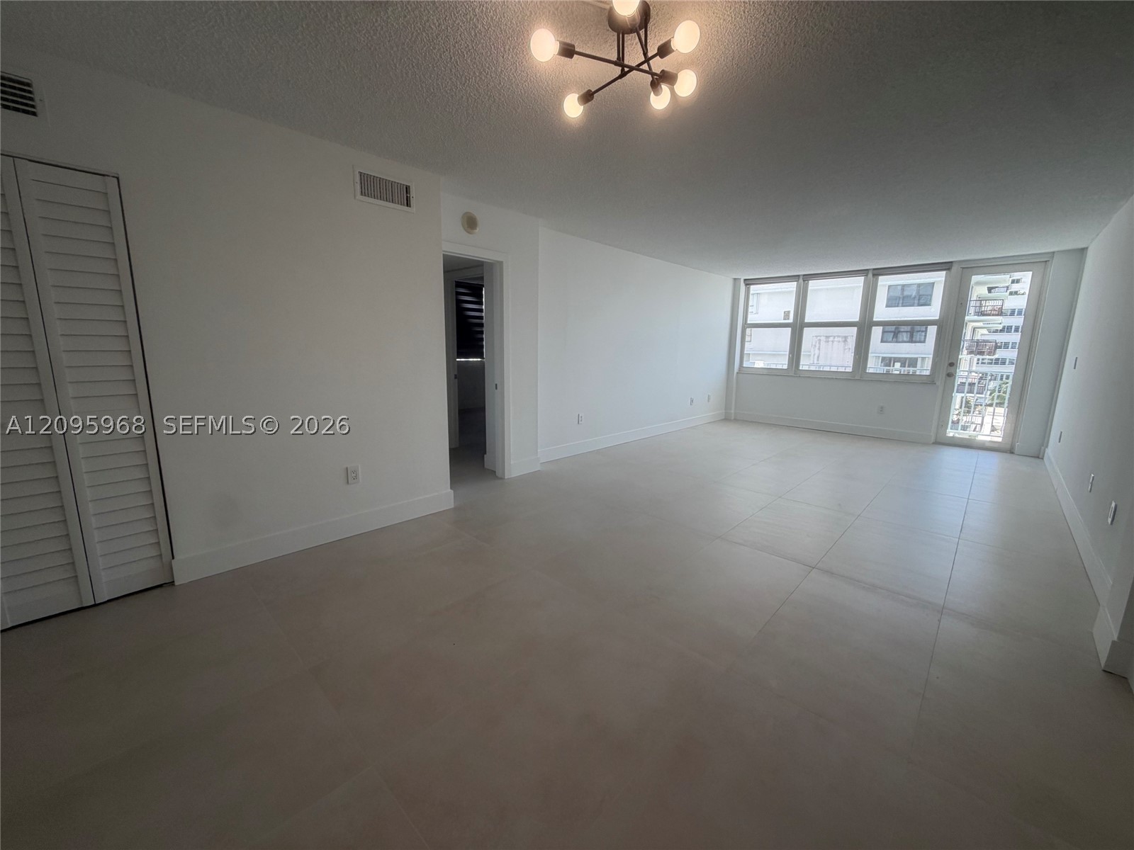 245 18th St #805 Miami Beach, FL 33139