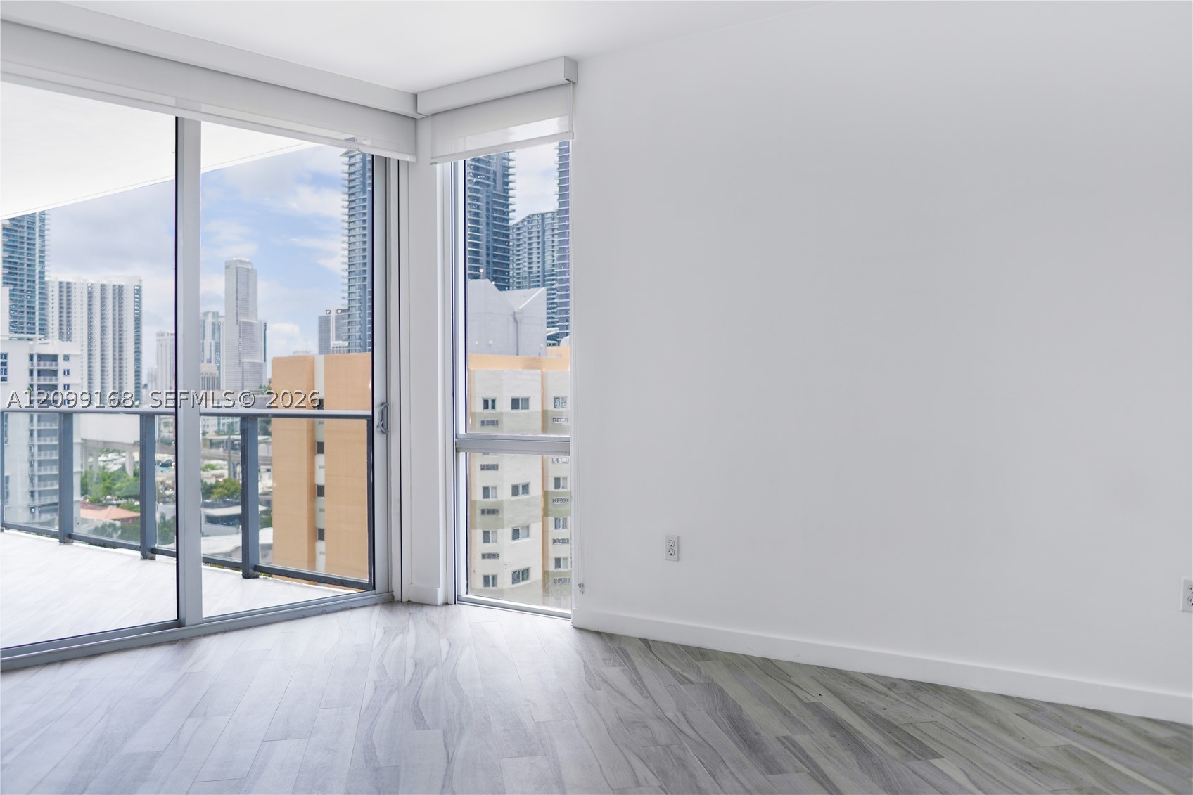 image Brickell Ten14