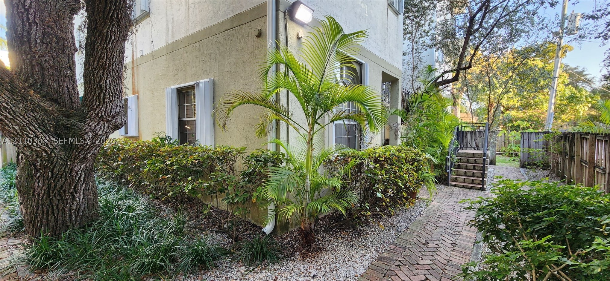 2850 Coconut Ave #7