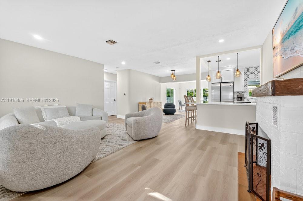 801 NE 19th Fort Lauderdale, FL 33304