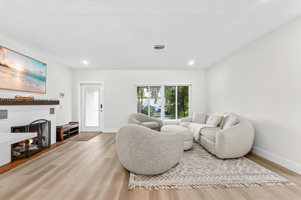 801 NE 19th Fort Lauderdale, FL 33304