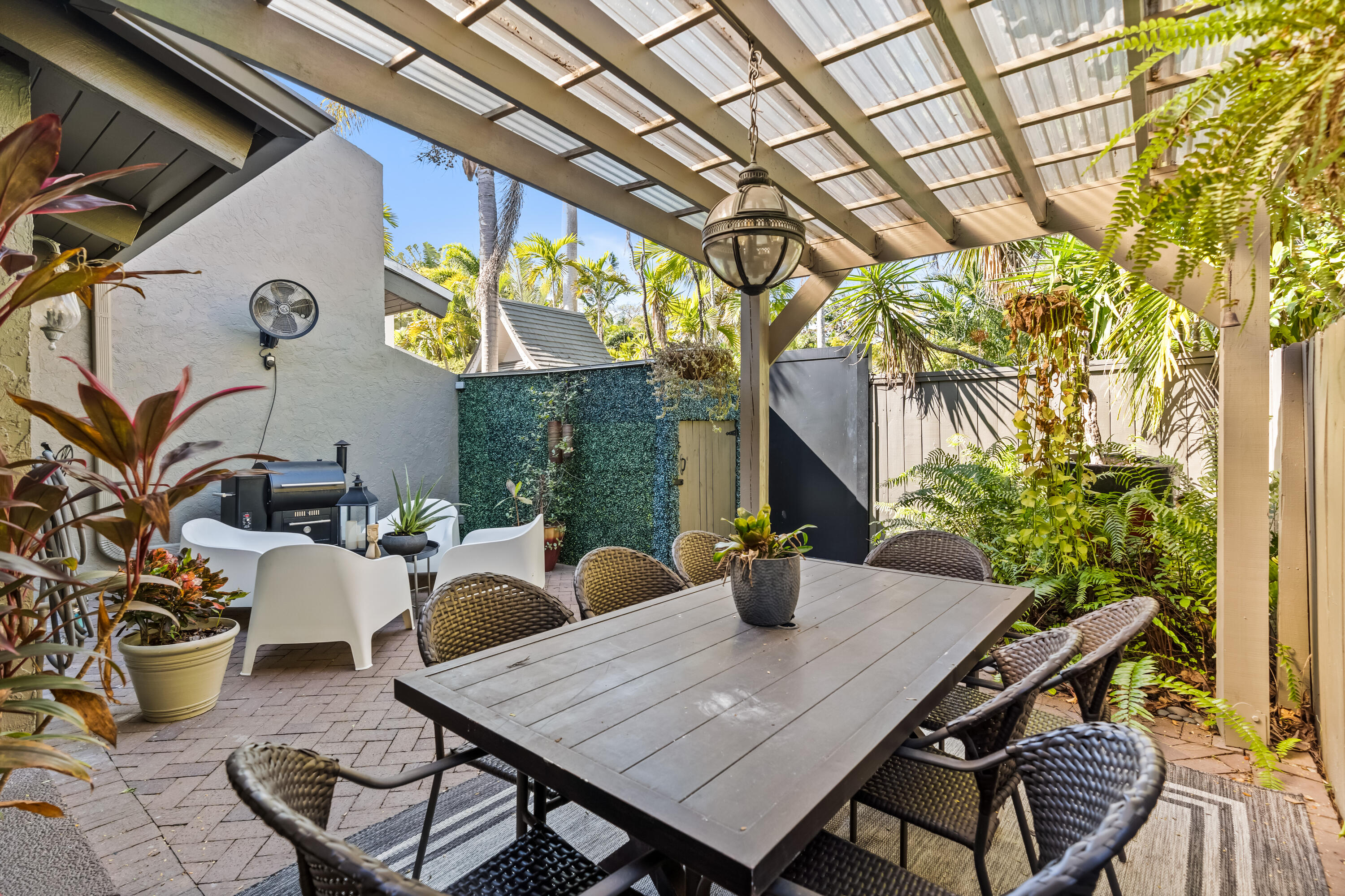 228 NE 16th Fort Lauderdale, FL 33301