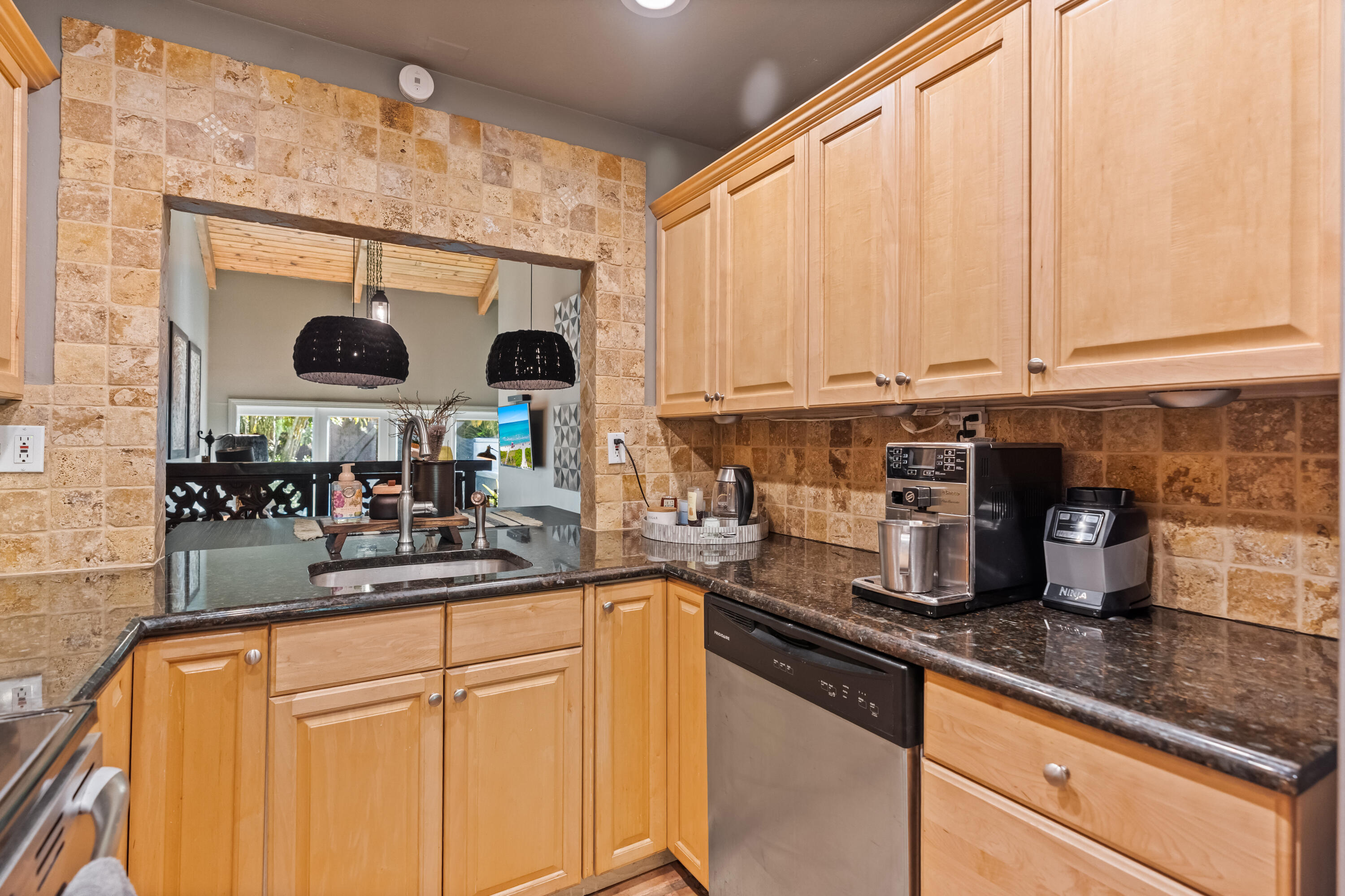 228 NE 16th Fort Lauderdale, FL 33301