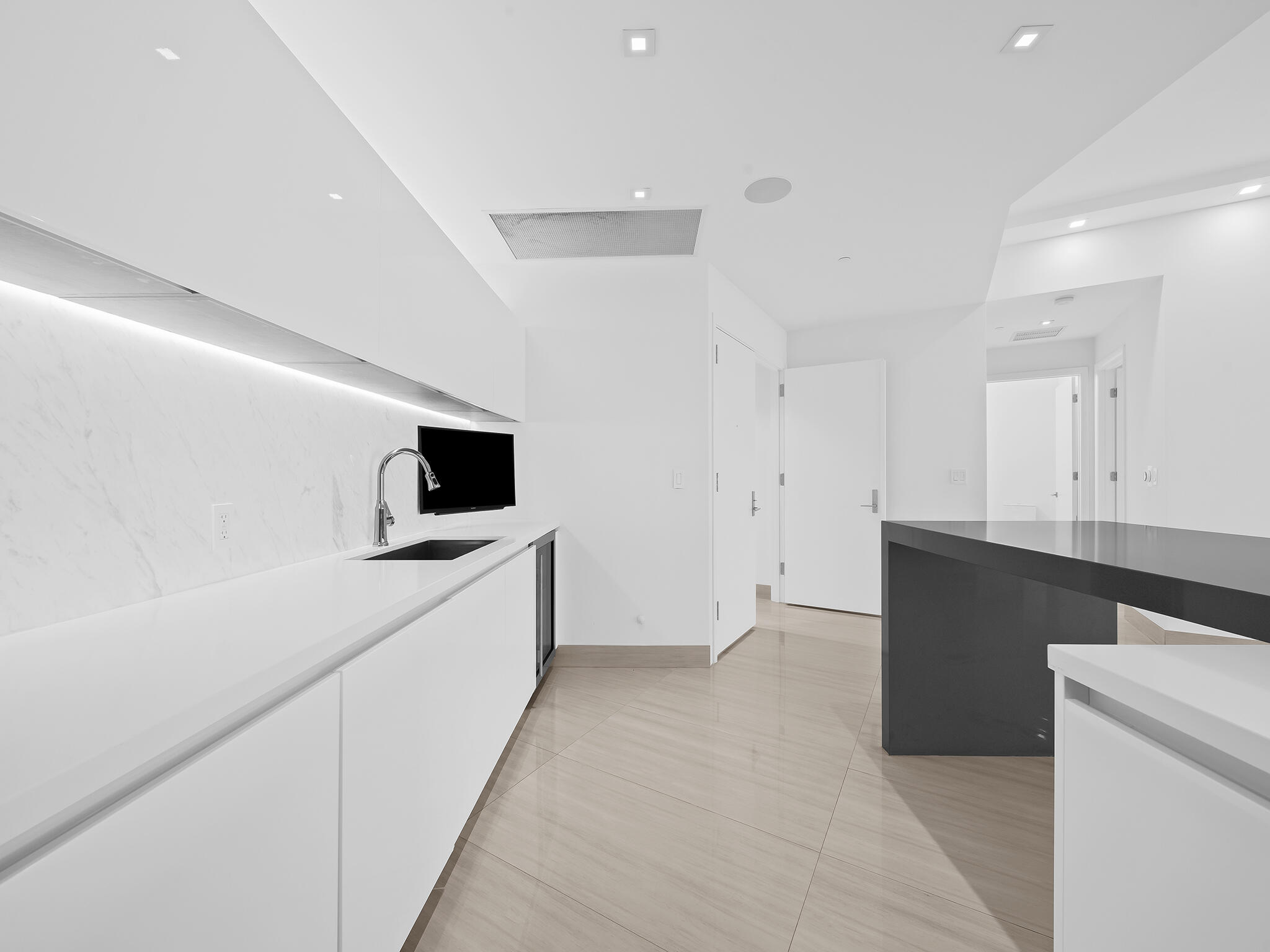 701 N Fort Lauderdale Bch #1104 Fort Lauderdale, FL 33304