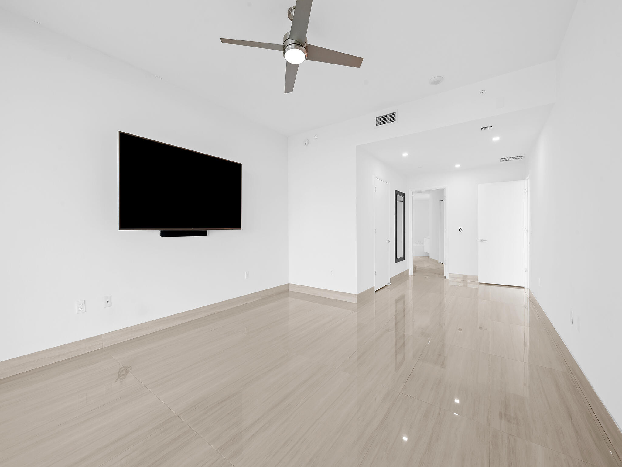 701 N Fort Lauderdale Bch #1104 Fort Lauderdale, FL 33304