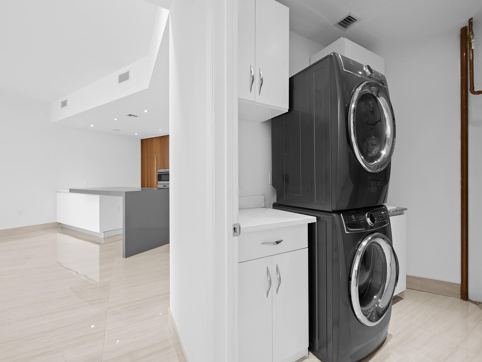 701 N Fort Lauderdale Bch #1104 Fort Lauderdale, FL 33304