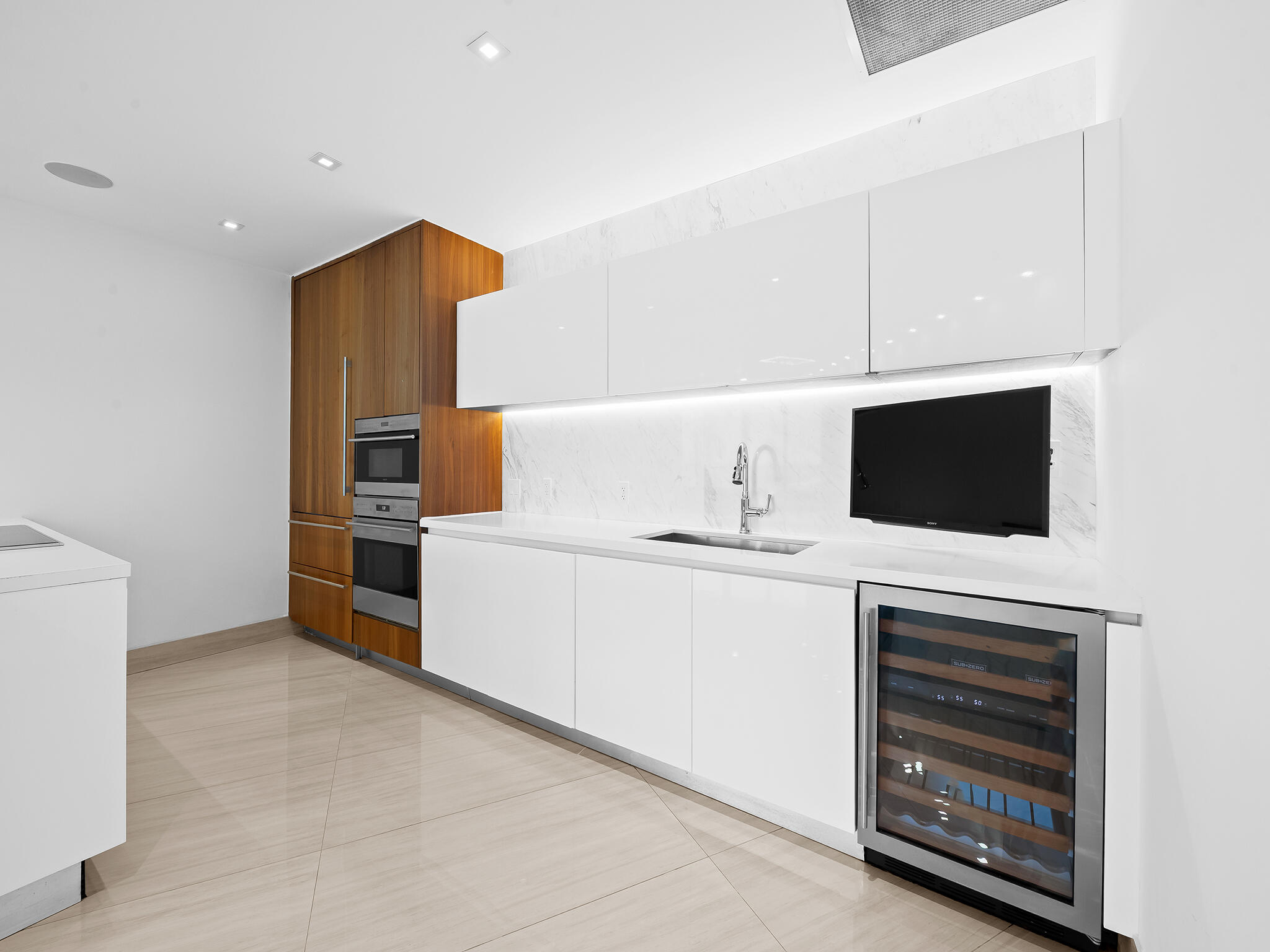 701 N Fort Lauderdale Bch #1104 Fort Lauderdale, FL 33304