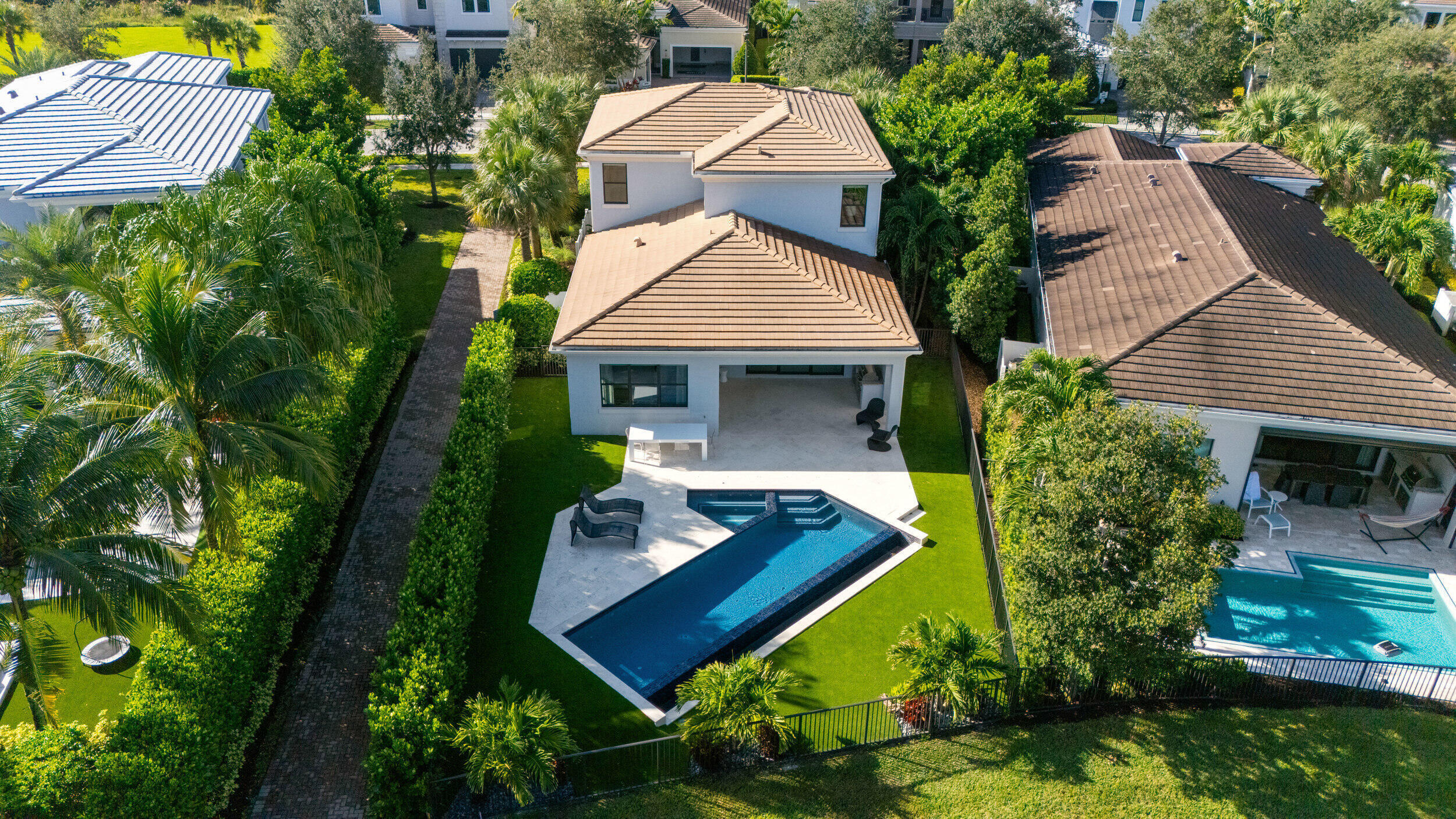 5525 Renoir