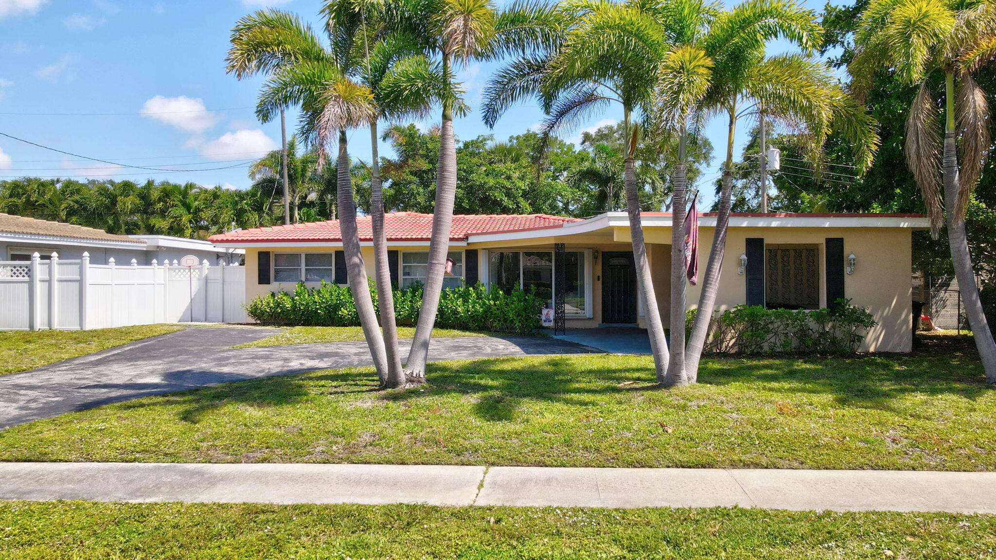 2169 NE 62nd