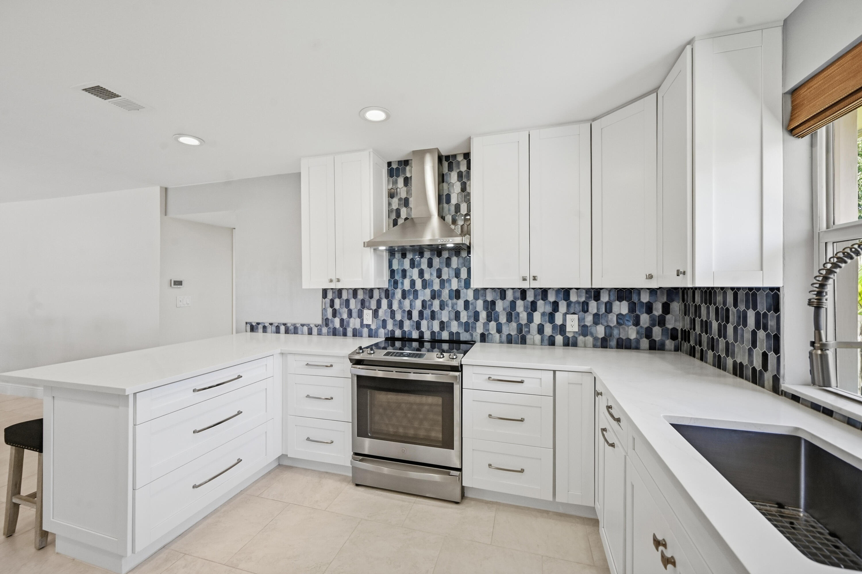 4111 NE 26th Lighthouse Point, FL 33064