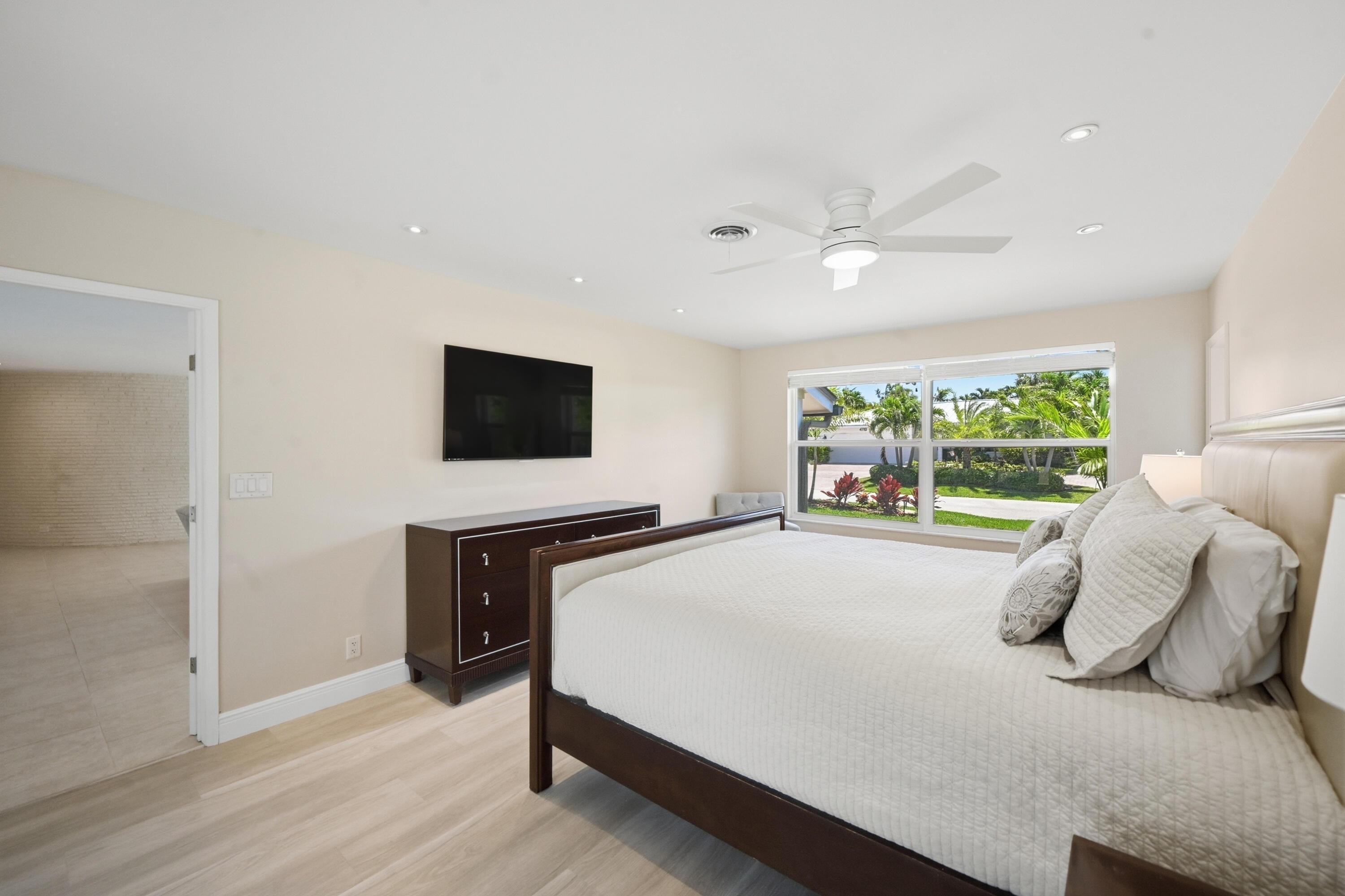 4111 NE 26th Lighthouse Point, FL 33064