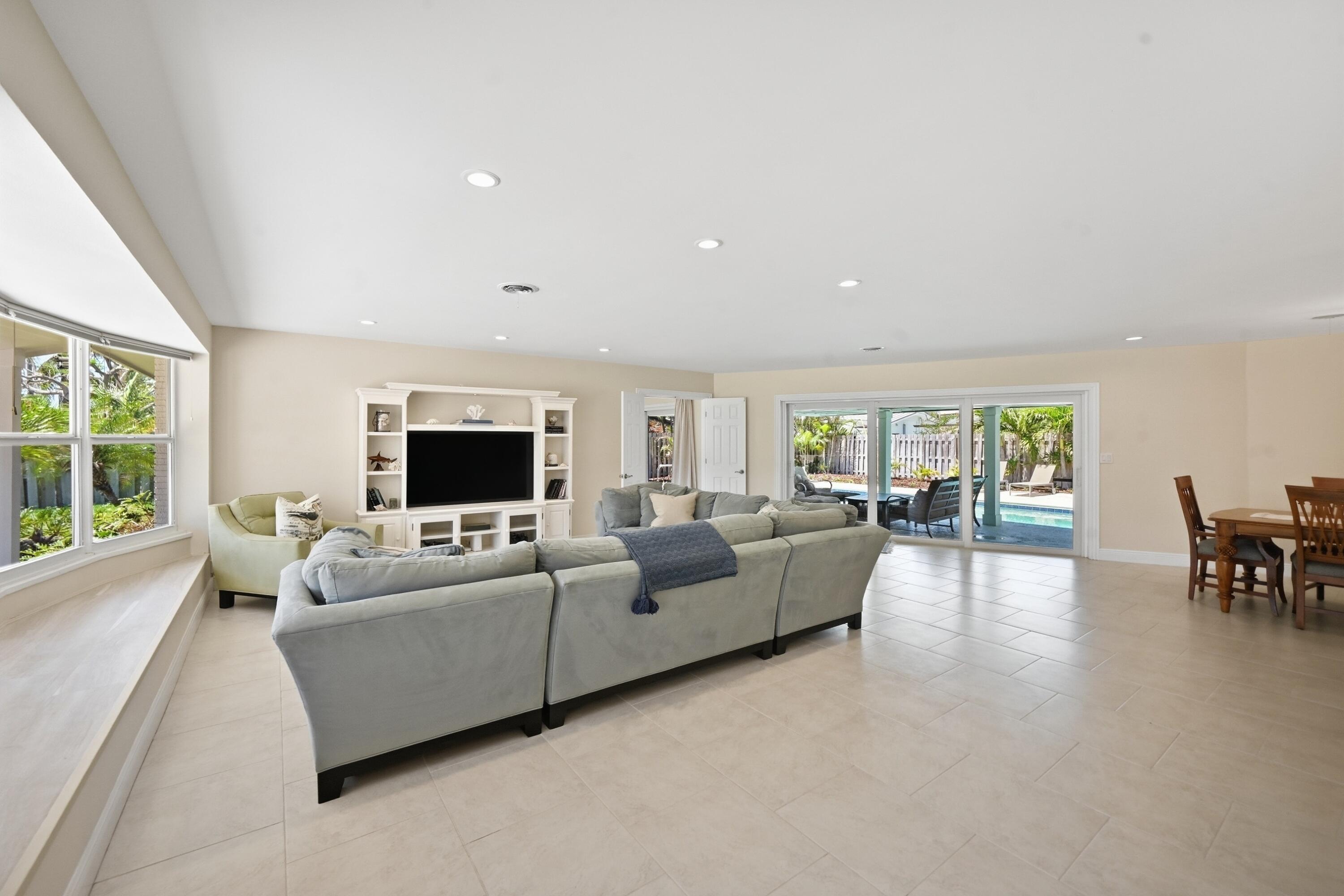 4111 NE 26th Lighthouse Point, FL 33064
