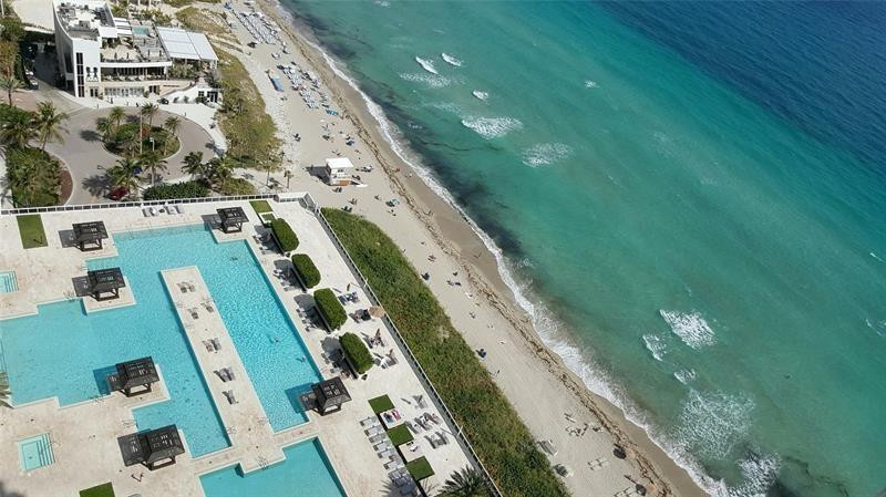 image Beach Club 211