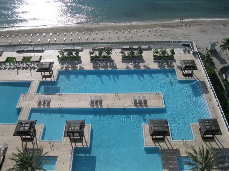 image Beach Club 214