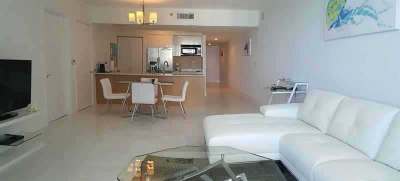 image Beach Club 22