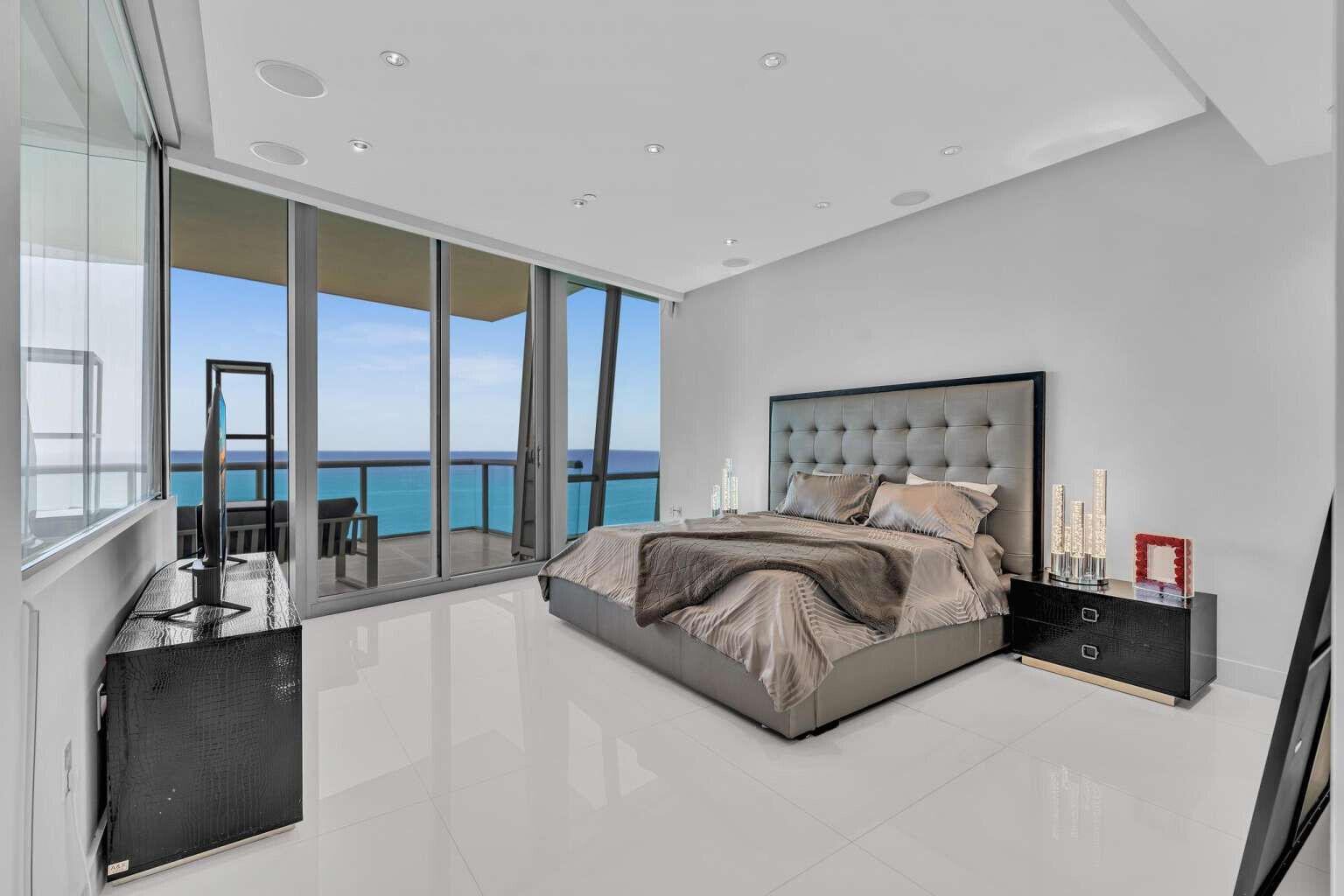 17121 Collins #4403 Sunny Isles Beach, FL 33160