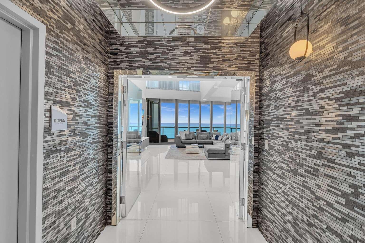 17121 Collins #4403 Sunny Isles Beach, FL 33160