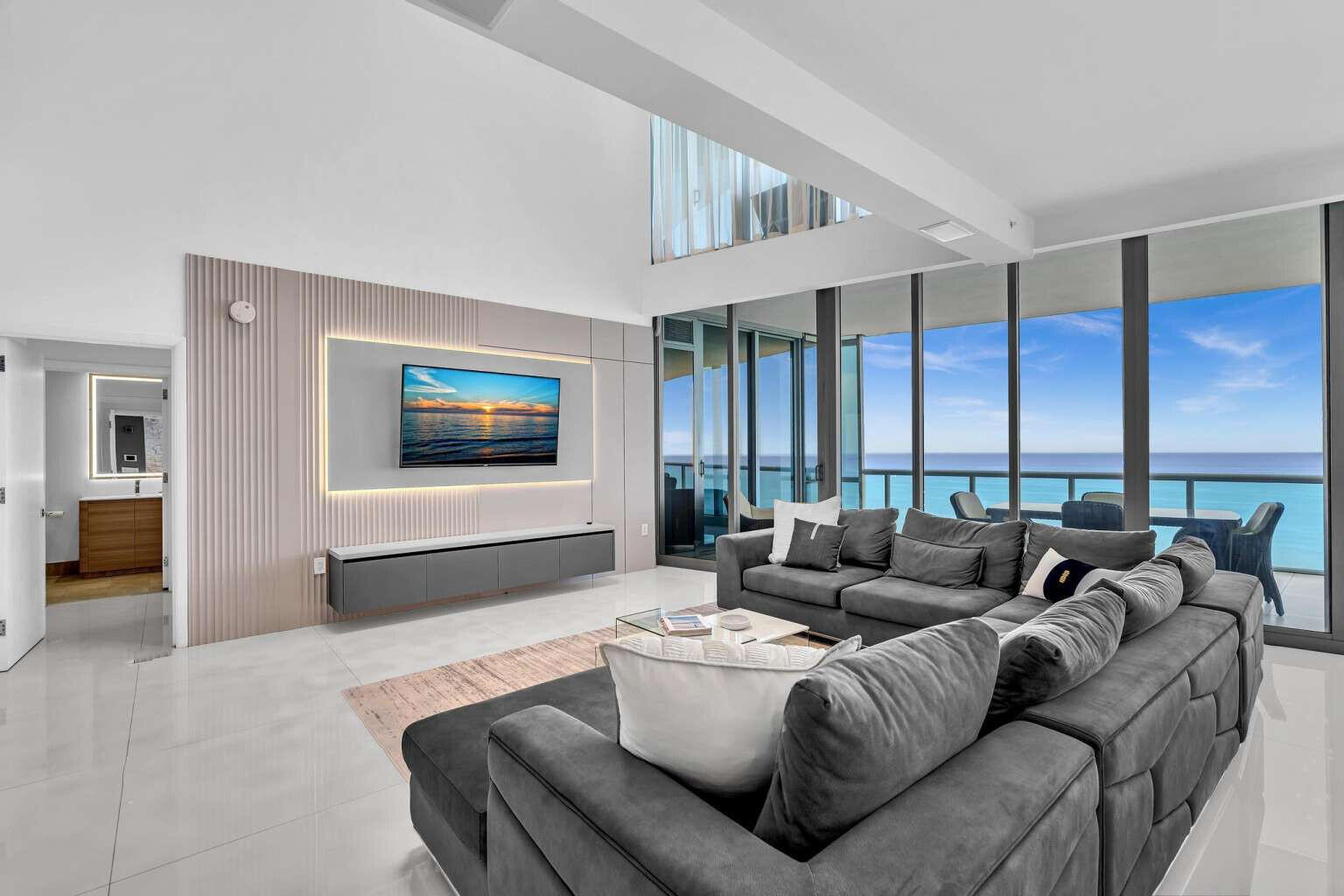 17121 Collins #4403 Sunny Isles Beach, FL 33160