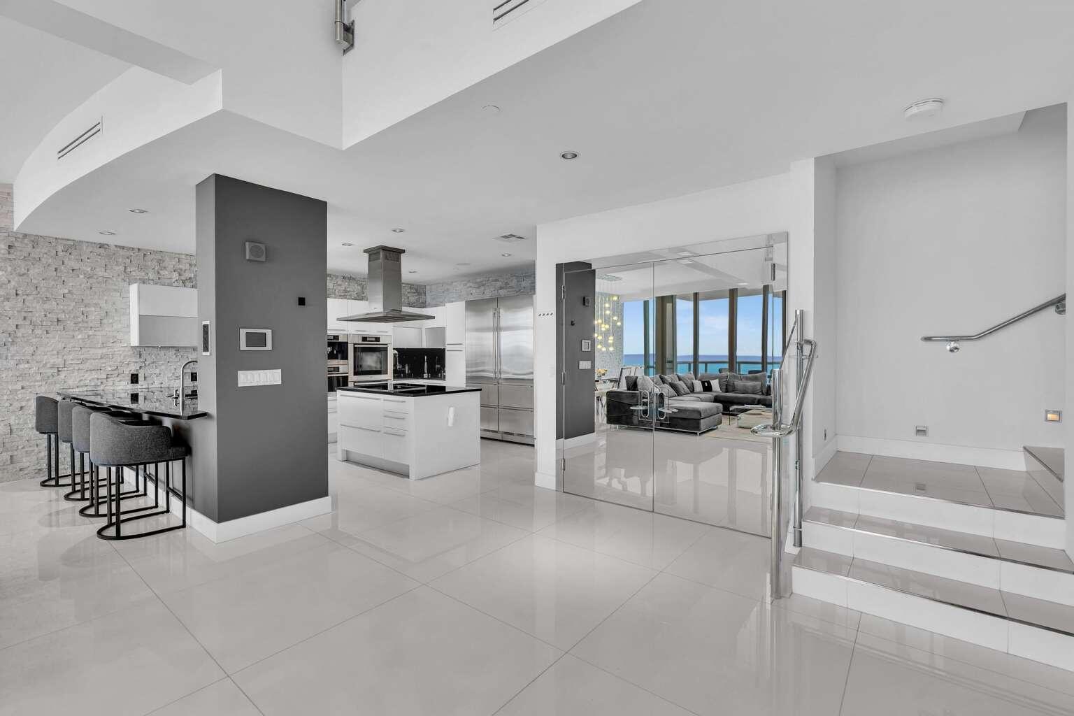 17121 Collins #4403 Sunny Isles Beach, FL 33160