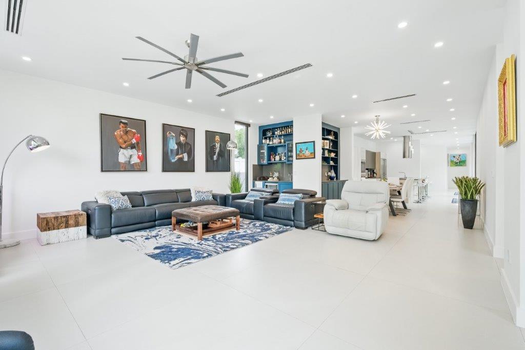 1845 NE 124th North Miami, FL 33181