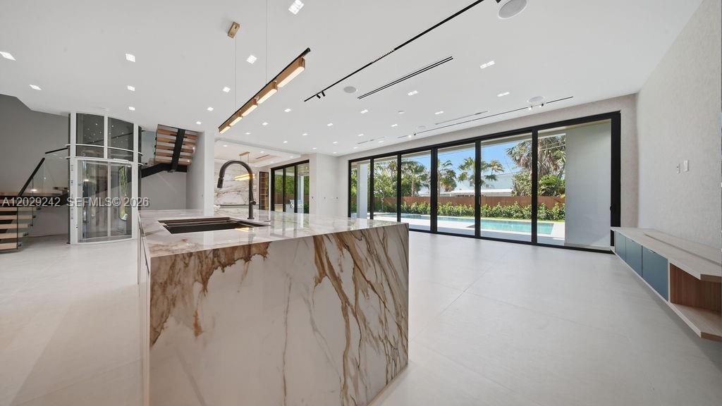3318 NE 16th Fort Lauderdale, FL 33305