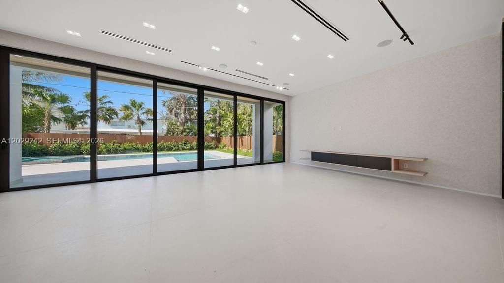 3318 NE 16th Fort Lauderdale, FL 33305