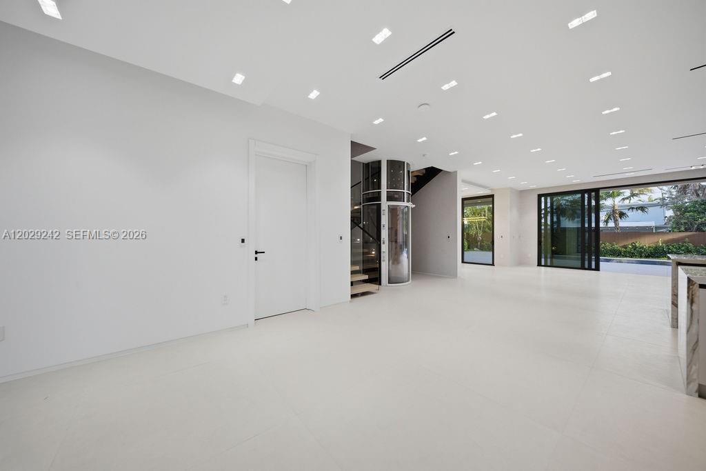 3318 NE 16th Fort Lauderdale, FL 33305