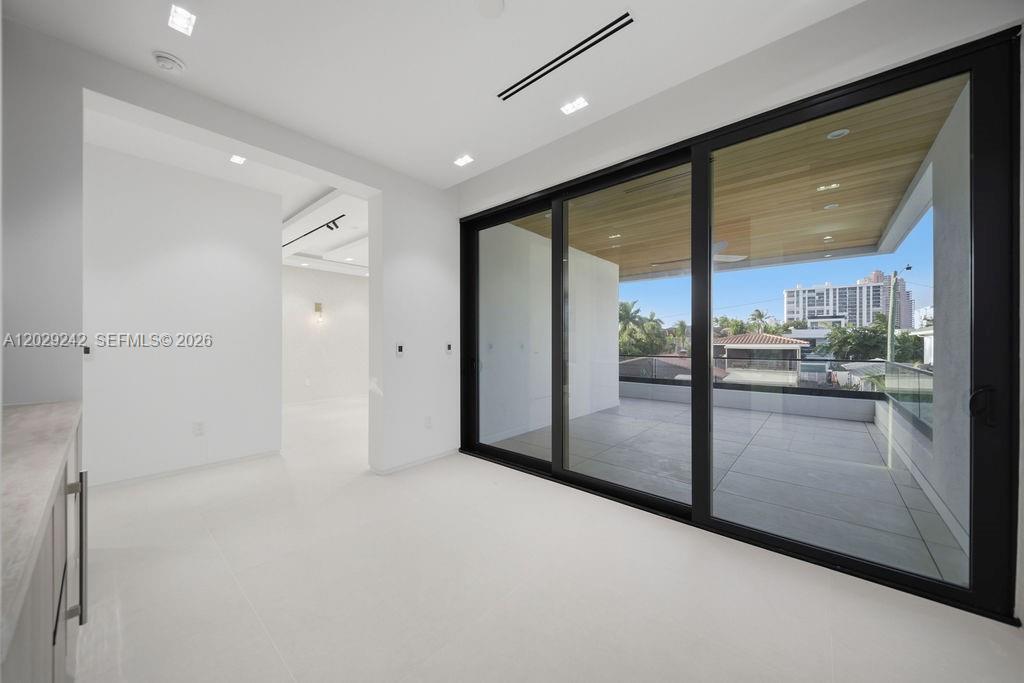 3318 NE 16th Fort Lauderdale, FL 33305