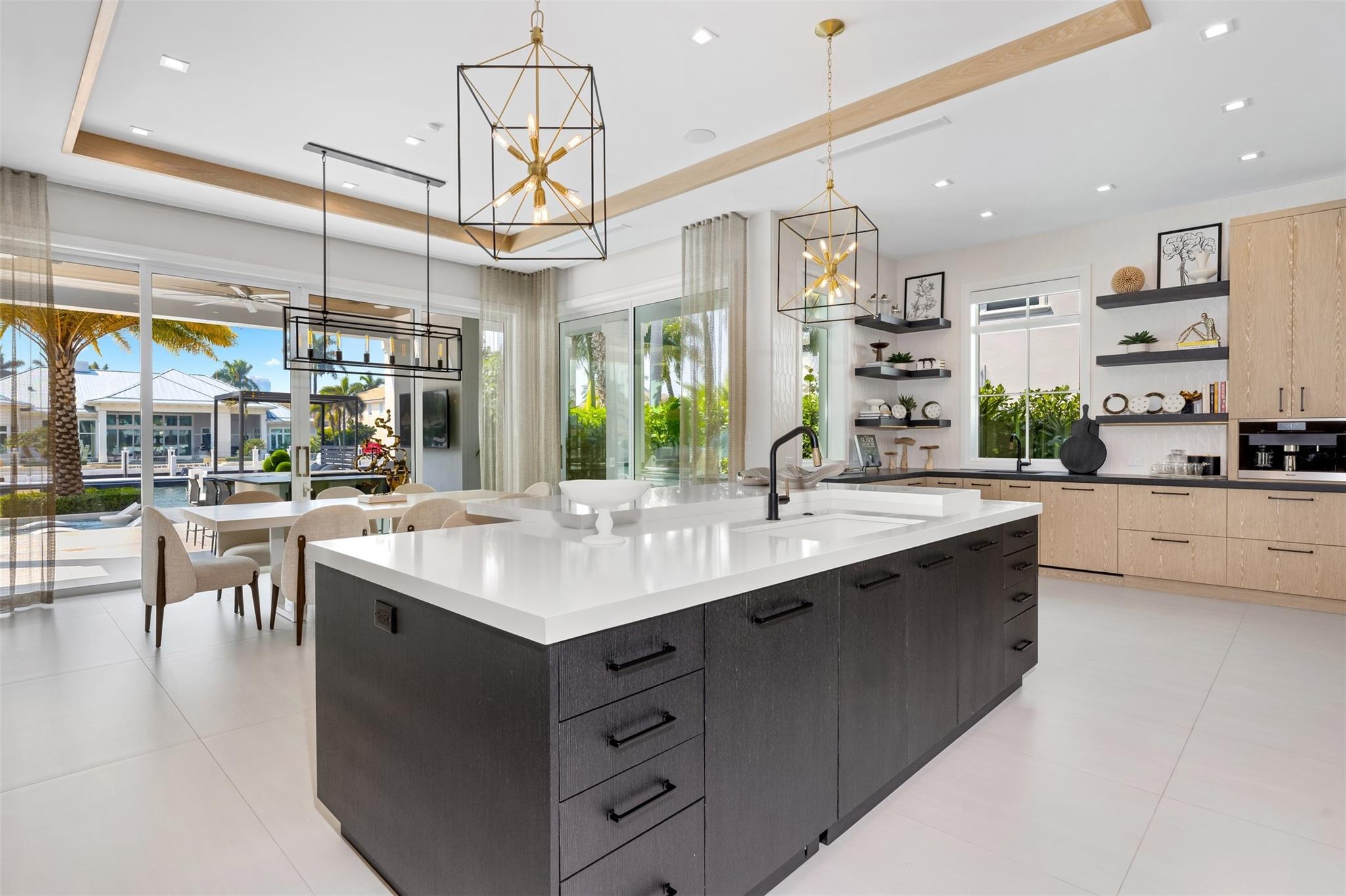 2520 Del Lago Dr Fort Lauderdale, FL 33316