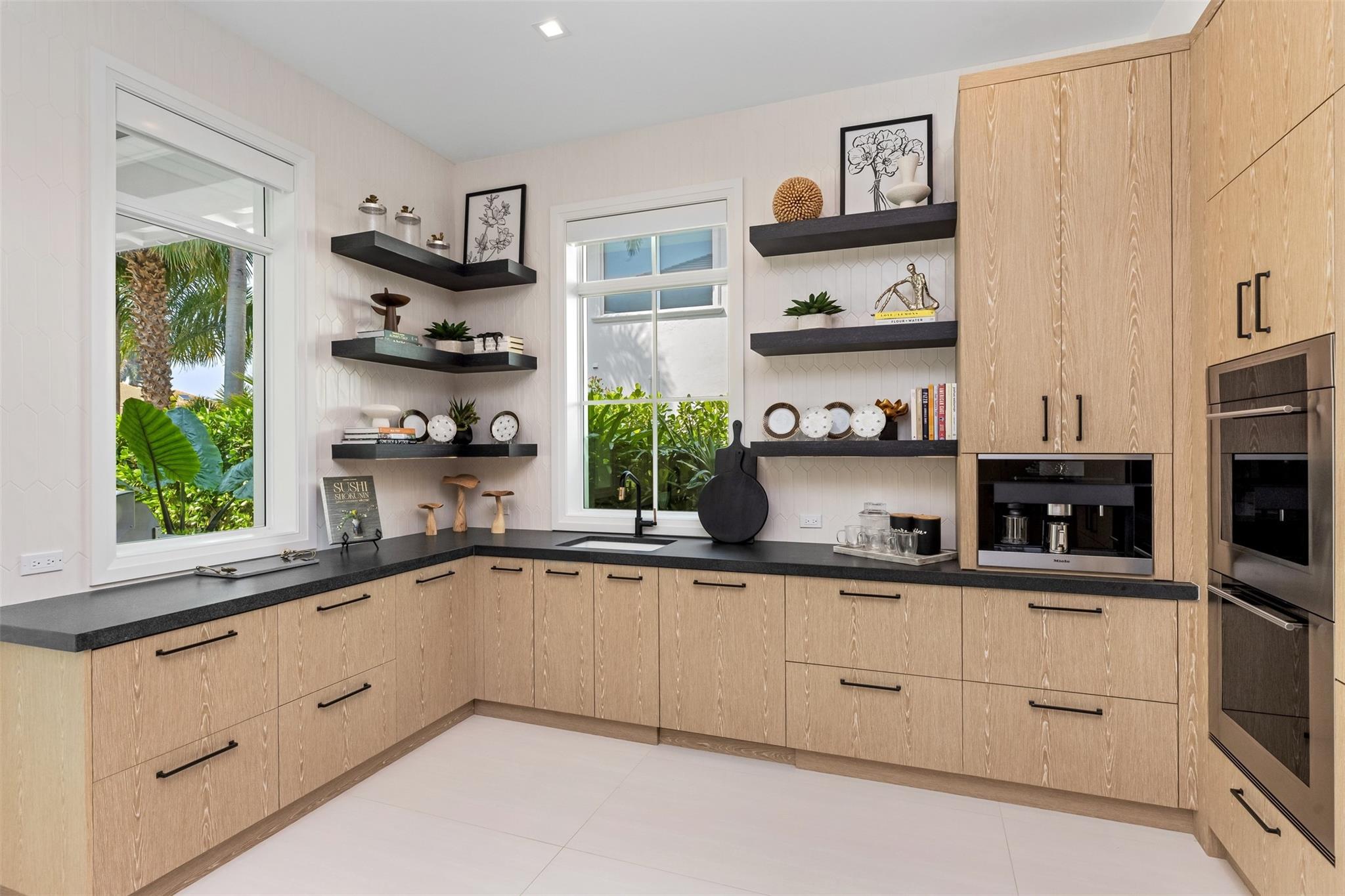 2520 Del Lago Dr Fort Lauderdale, FL 33316