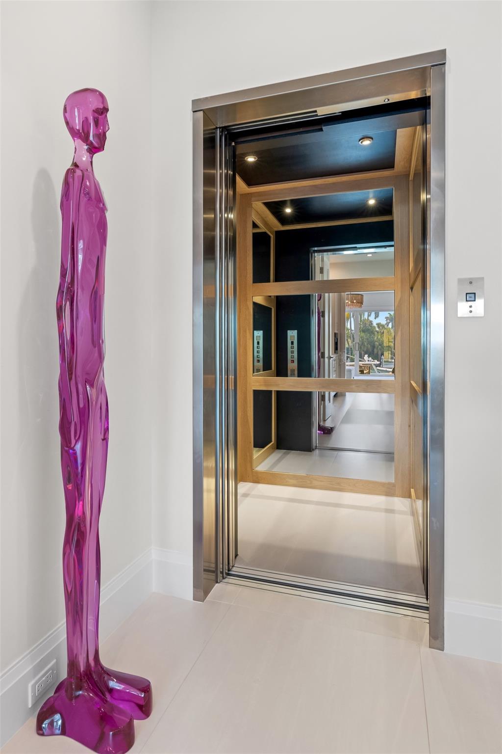 2520 Del Lago Dr Fort Lauderdale, FL 33316