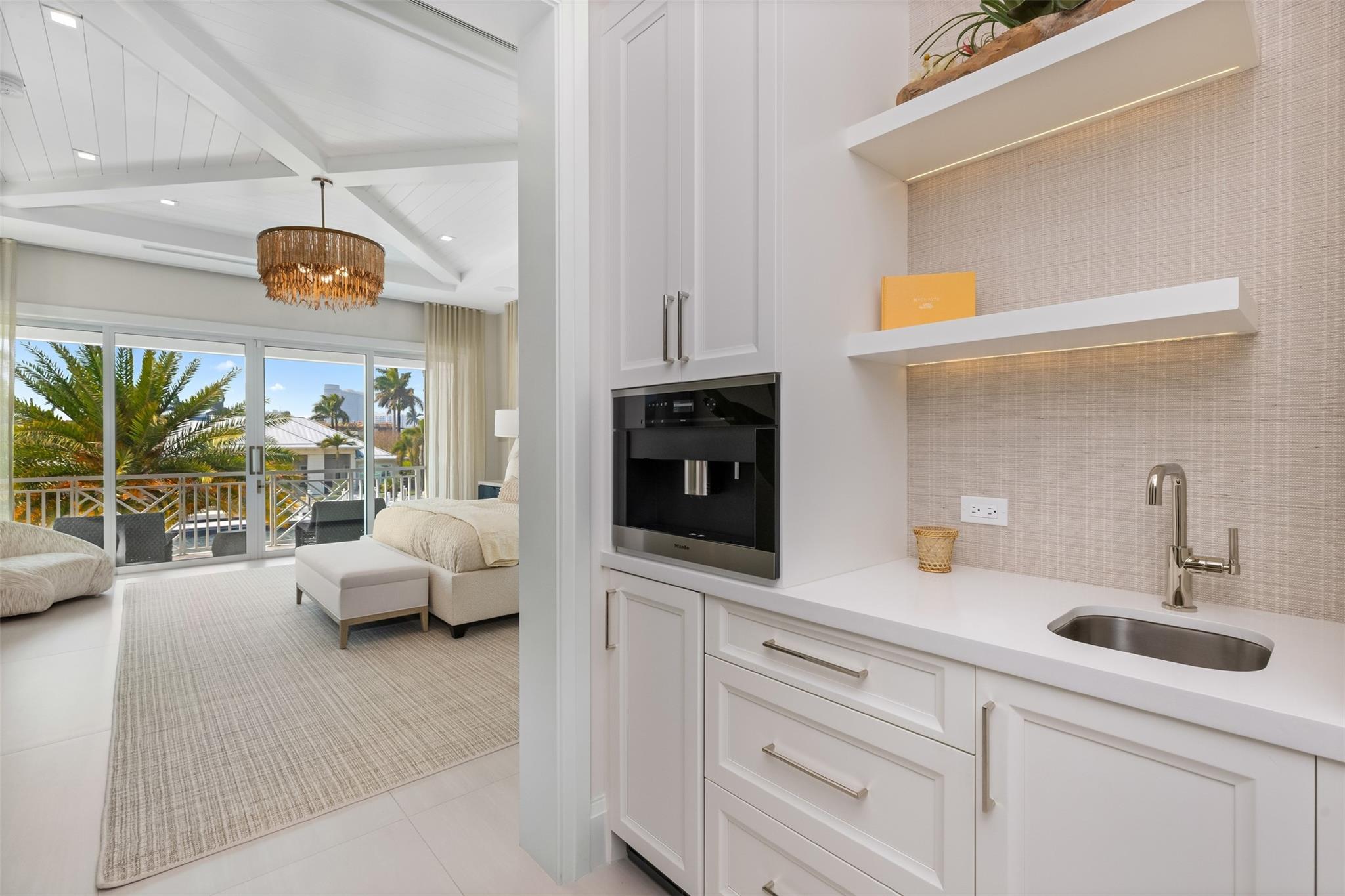 2520 Del Lago Dr Fort Lauderdale, FL 33316