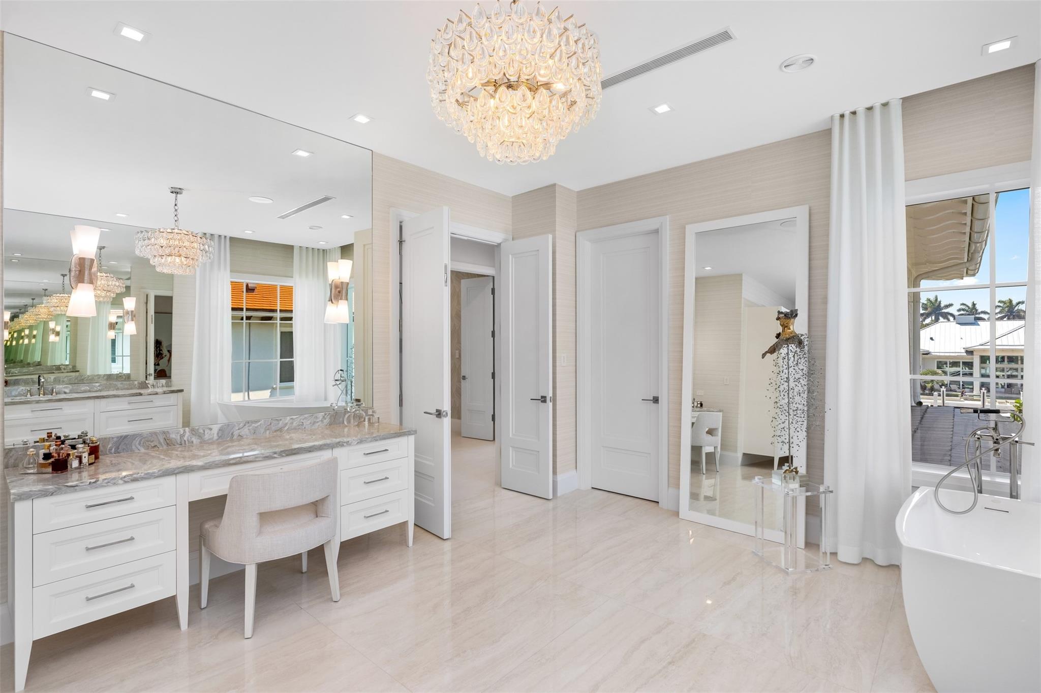 2520 Del Lago Dr Fort Lauderdale, FL 33316