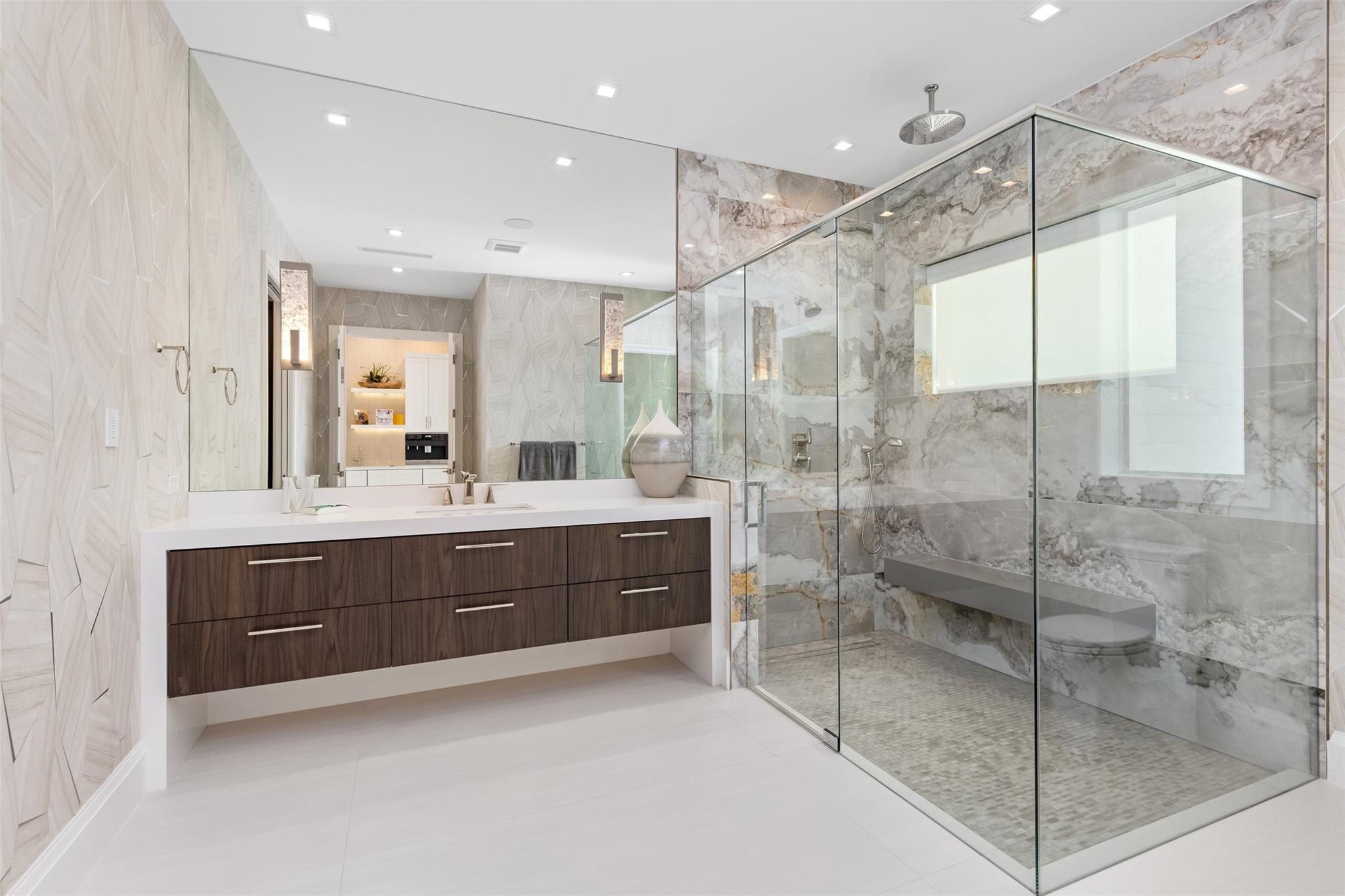 2520 Del Lago Dr Fort Lauderdale, FL 33316